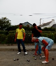 Le concours de pétanque