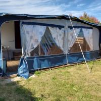 auvent aménagé sur terrasse en bois